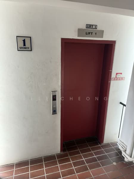 Chapel Court Condominium For Sale at S$ 2,000,000 | PropertyGuru Singapore - Corridor