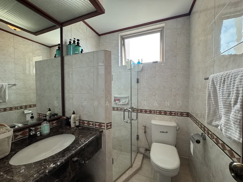 Costa Rhu, 3 Rhu Cross, 2 Bedrooms, 990 sqft, Condominium For Rent, by S. Pramchand, 500063653 - Bathroom - PropertyGuru.com.sg