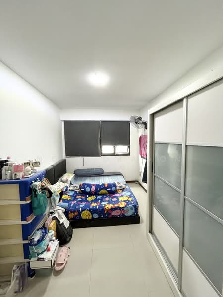 418B Fernvale Link HDB Flat For Sale at S$ 588,888 | PropertyGuru Singapore - Bedroom