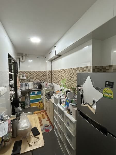 418B Fernvale Link HDB Flat For Sale at S$ 588,888 | PropertyGuru Singapore - Kitchen