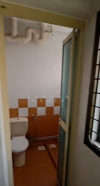 564 Choa Chu Kang Street 52, 564 Choa Chu Kang Street 52, Room Rental, 100 sqft, HDB Flat For Rent, by Kamrun Naher, 500063661 - Bathroom - PropertyGuru.com.sg