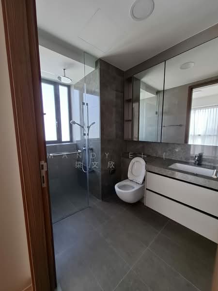 Stirling Residences, 25 Stirling Road, 3 Bedrooms, 1,055 sqft, Condominium For Rent, by Mandy Ei ( 梁文欣 ), 500063674 - Bathroom - PropertyGuru.com.sg