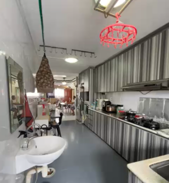 167 Yishun Ring Road HDB Flat For Sale at S$ 680,000 | PropertyGuru Singapore - Kitchen