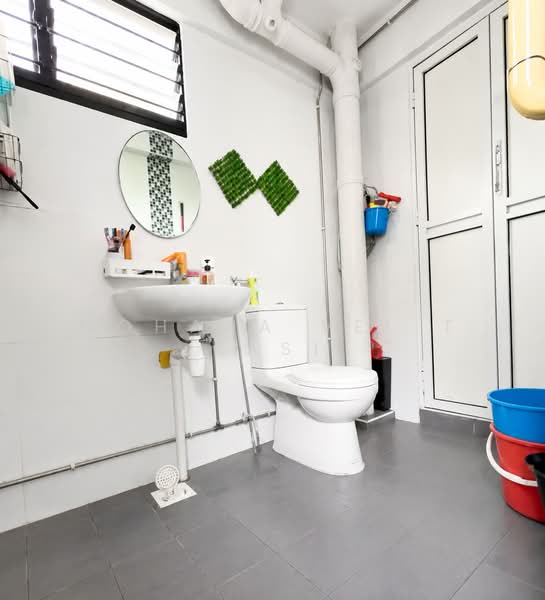 167 Yishun Ring Road, 167 Yishun Ring Road, 3 Bedrooms, 1,302 sqft, HDB Flat For Sale, by Mohana Vel T Kasi, 500063685 - Common Toilet - PropertyGuru.com.sg