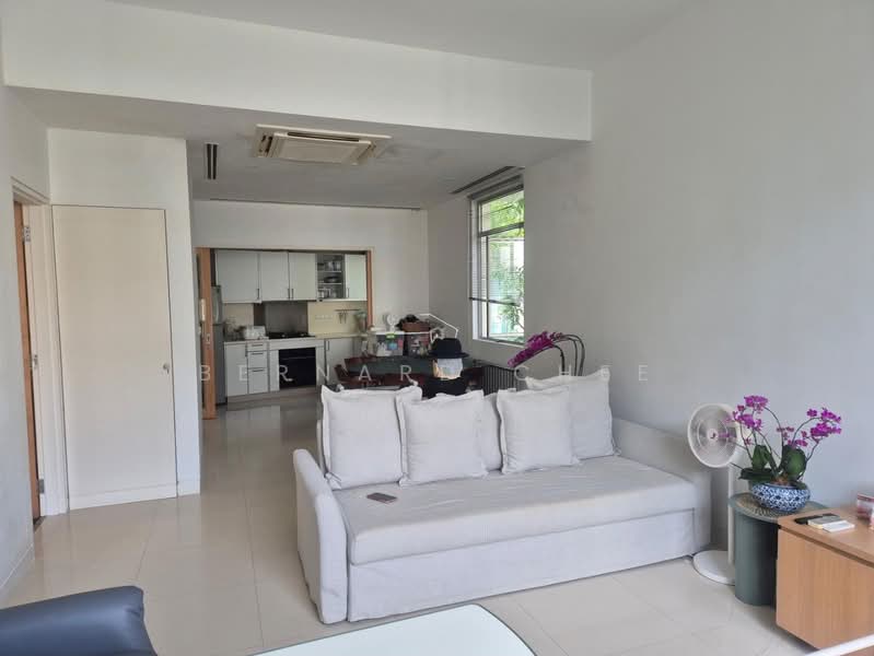 The Loft, 22 Nassim Hill, 1 Bedroom, 710 sqft, Condominium For Rent, by Bernard Chee, 500063690 - Living Room - PropertyGuru.com.sg