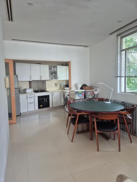 The Loft, 22 Nassim Hill, 1 Bedroom, 710 sqft, Condominium For Rent, by Bernard Chee, 500063690 - Kitchen - PropertyGuru.com.sg
