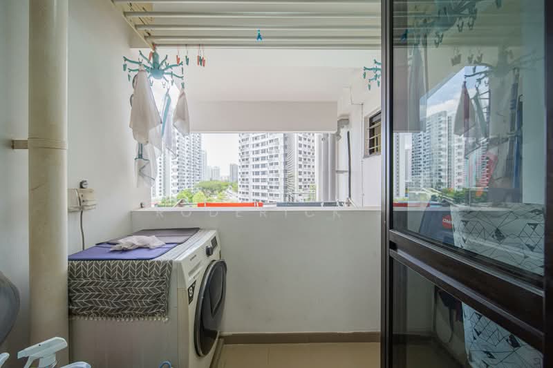 471C Fernvale Street HDB Flat For Sale at S$ 548,888 | PropertyGuru Singapore - Service yard