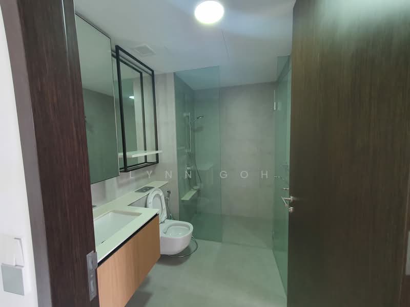 JadeScape Condominium For Sale at S$ 1,100,000 | PropertyGuru Singapore - Bathroom
