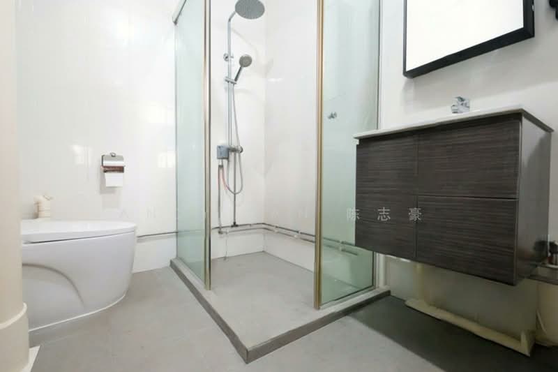 132 Lorong Ah Soo HDB Flat For Sale at S$ 949,000 | PropertyGuru Singapore - Bathroom