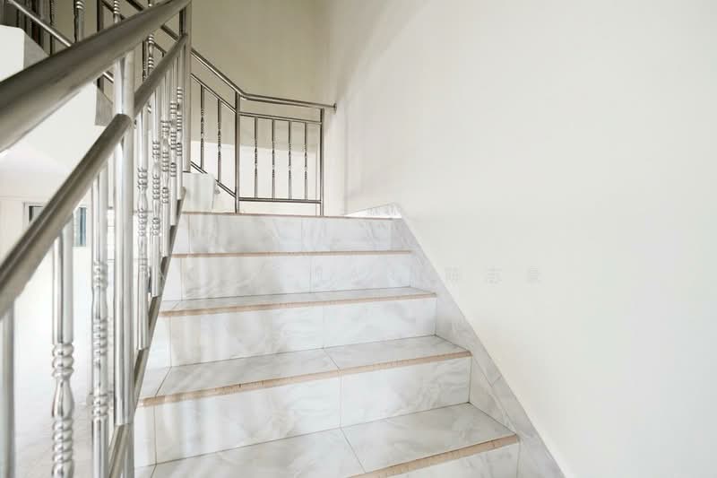 132 Lorong Ah Soo HDB Flat For Sale at S$ 949,000 | PropertyGuru Singapore - Interior