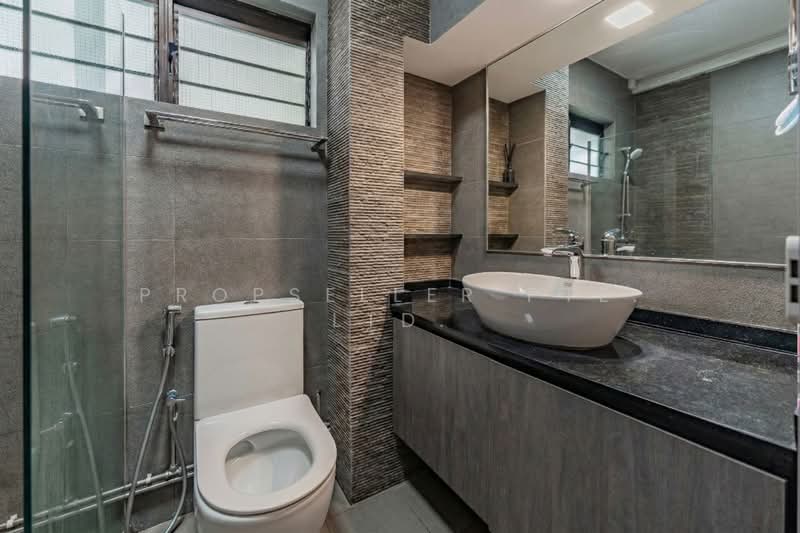 650 Woodlands Ring Road HDB Flat For Sale at S$ 850,000 | PropertyGuru Singapore - Bathroom