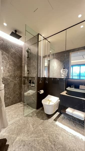 W Residences Marina View - Singapore Condominium For Sale at S$ 1,778,000 | PropertyGuru Singapore - Bathroom