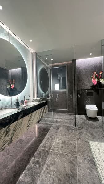 W Residences Marina View - Singapore, 22 Marina View, 4 Bedrooms, 2,250 sqft, Condominium For Sale, by Christina Tan, 500063757 - Bathroom - PropertyGuru.com.sg