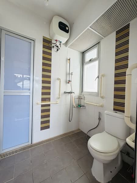 672C Edgefield Plains, 672C Edgefield Plains, 1 Bedroom, 474 sqft, HDB Flat For Rent, by Chris Zhuo, 500063762 - Bathroom - PropertyGuru.com.sg