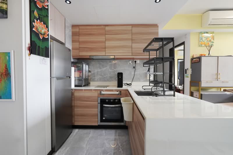 The Poiz Residences Condominium For Sale at S$ 1,799,000 | PropertyGuru Singapore - Kitchen