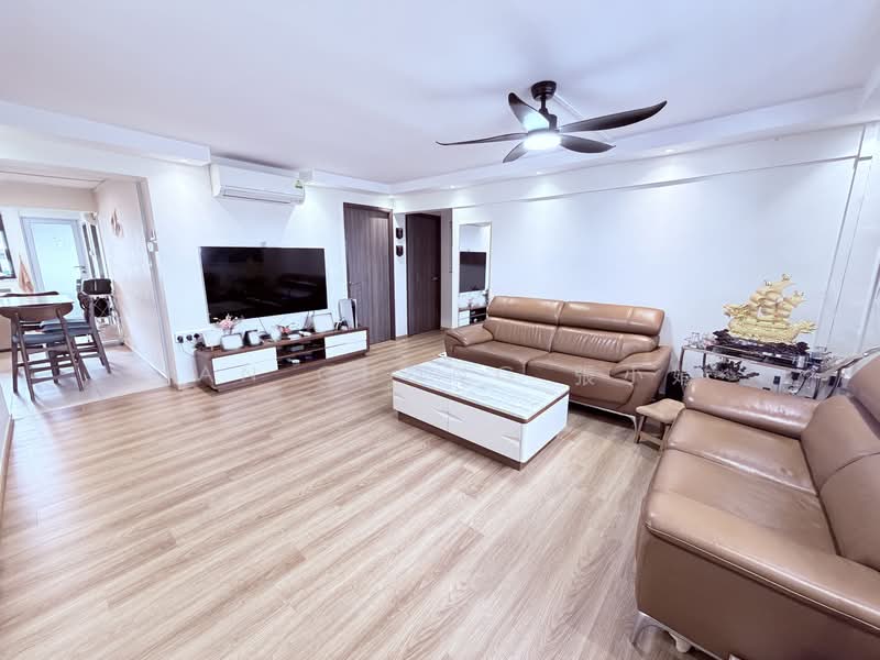 15 Upper Boon Keng Road HDB Flat For Sale at S$ 618,000 | PropertyGuru Singapore - Living Room