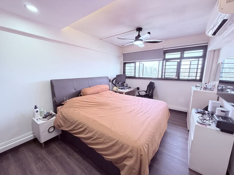 15 Upper Boon Keng Road HDB Flat For Sale at S$ 618,000 | PropertyGuru Singapore - Bedroom