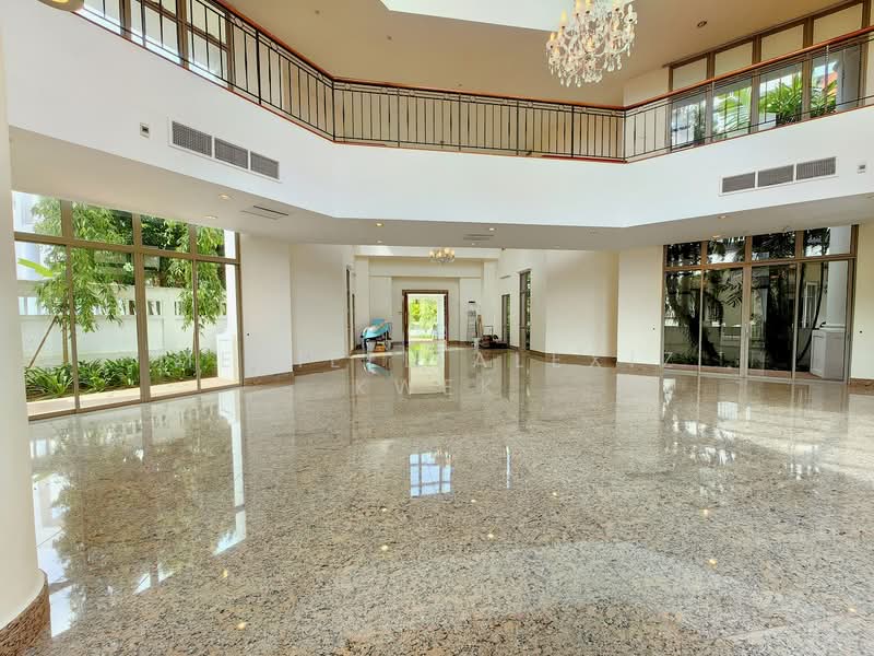 Spacious GCB off Holland Road - with amazing huge pool, Bukit Sedap, 6 Bedrooms, 12,500 sqft, Good Class Bungalow For Rent, by Meriell Alexiz Kwek, 500063792 - Lobby - PropertyGuru.com.sg