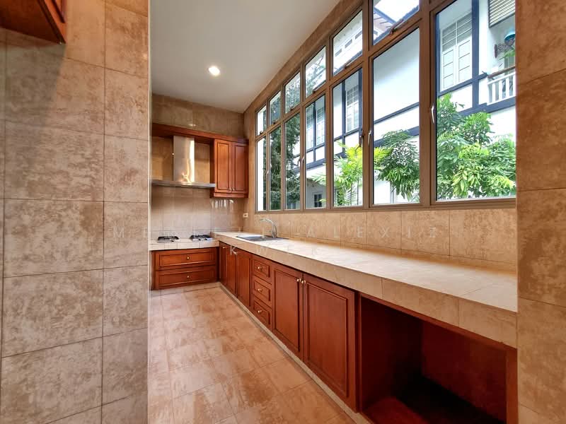 Spacious GCB off Holland Road - with amazing huge pool, Bukit Sedap, 6 Bedrooms, 12,500 sqft, Good Class Bungalow For Rent, by Meriell Alexiz Kwek, 500063792 - Kitchen - PropertyGuru.com.sg