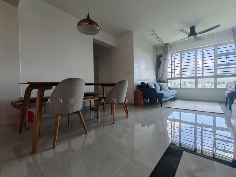 90A Telok Blangah Street 31 HDB Flat For Sale at S$ 1,068,000 | PropertyGuru Singapore - Living Room