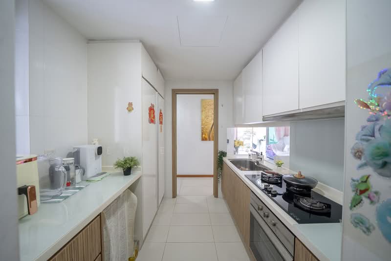 Trevista Condominium For Sale at S$ 2,750,000 | PropertyGuru Singapore - Kitchen