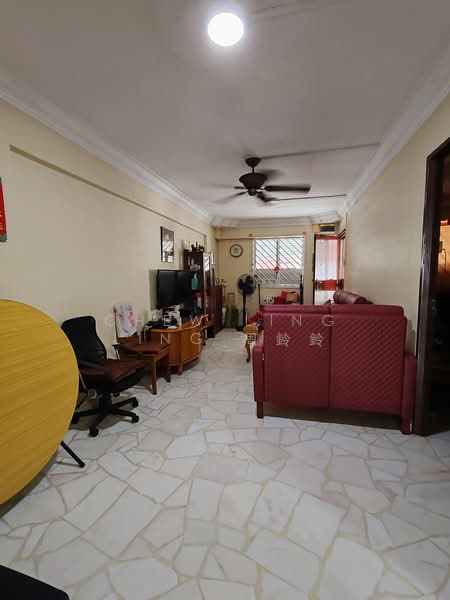 308 Shunfu Road HDB Flat For Sale at S$ 548,888 | PropertyGuru Singapore - Living Room