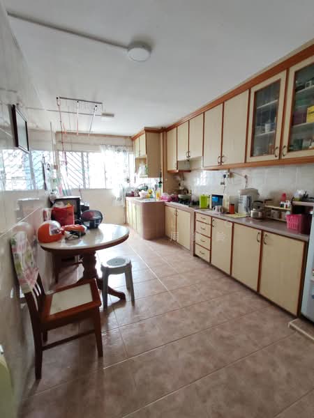 308 Shunfu Road HDB Flat For Sale at S$ 548,888 | PropertyGuru Singapore - Kitchen