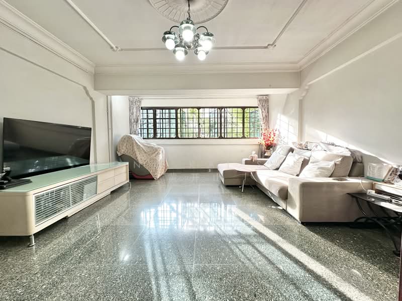 656 Hougang Avenue 8 HDB Flat For Sale at S$ 899,999 | PropertyGuru Singapore - Living Room