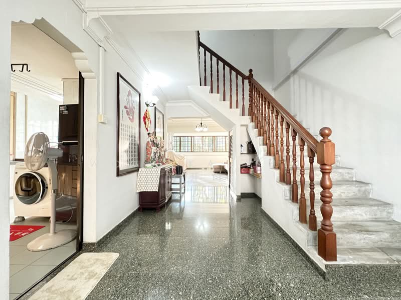 656 Hougang Avenue 8 HDB Flat For Sale at S$ 899,999 | PropertyGuru Singapore - Entrance