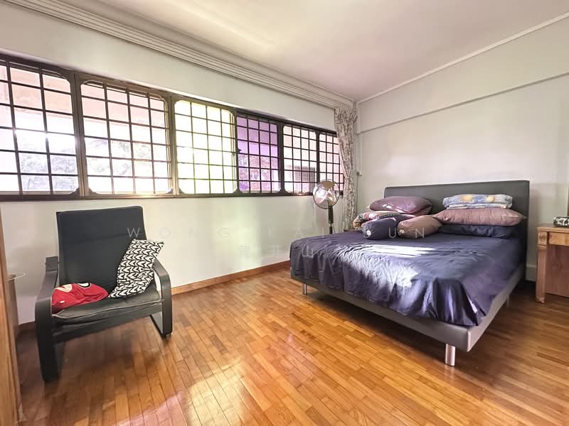656 Hougang Avenue 8 HDB Flat For Sale at S$ 899,999 | PropertyGuru Singapore - Master Bedroom