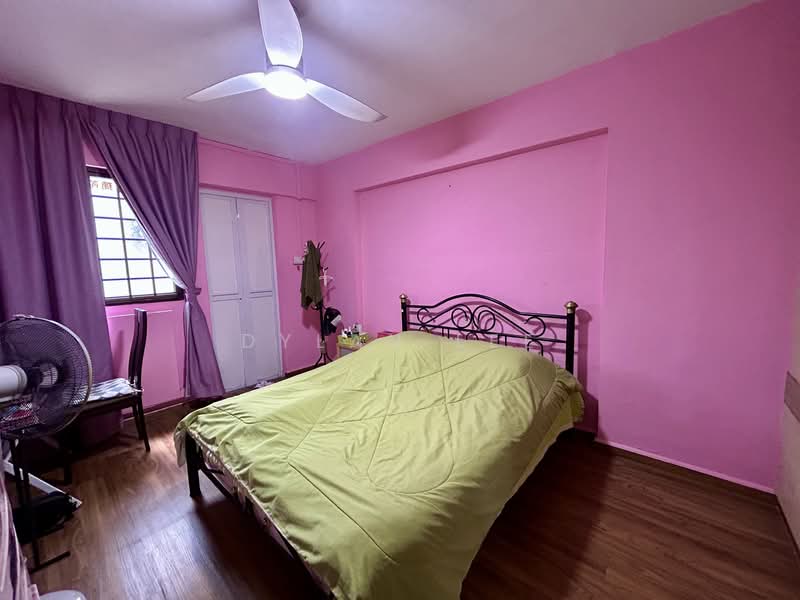 625 Yishun Street 61 HDB Flat For Sale at S$ 550,000 | PropertyGuru Singapore - Bedroom