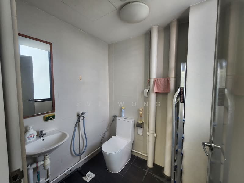 Vertex, 33 Ubi Avenue 3, Eunos / Geylang / Paya Lebar, 1,485 sqft, Light Industrial (B1) For Rent, by Eve Wong, 500063838 - Bathroom - CommercialGuru.com.sg