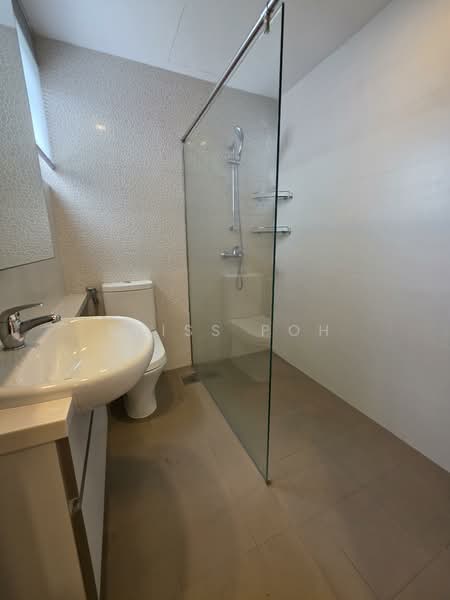 Regency Park, 7 Nathan Road, 3 Bedrooms, 2,260 sqft, Condominium For Rent, by Reiss Poh, 500063840 - Bathroom - PropertyGuru.com.sg