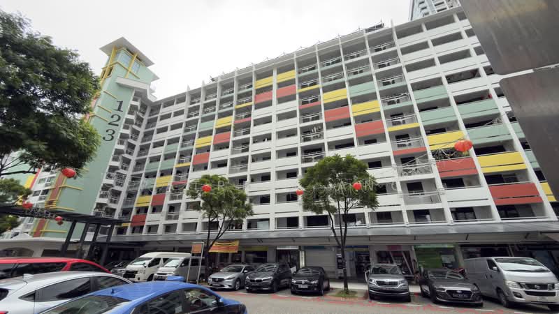 123 Lorong 1 Toa Payoh HDB Flat For Sale at S$ 420,000 | PropertyGuru Singapore - Exterior