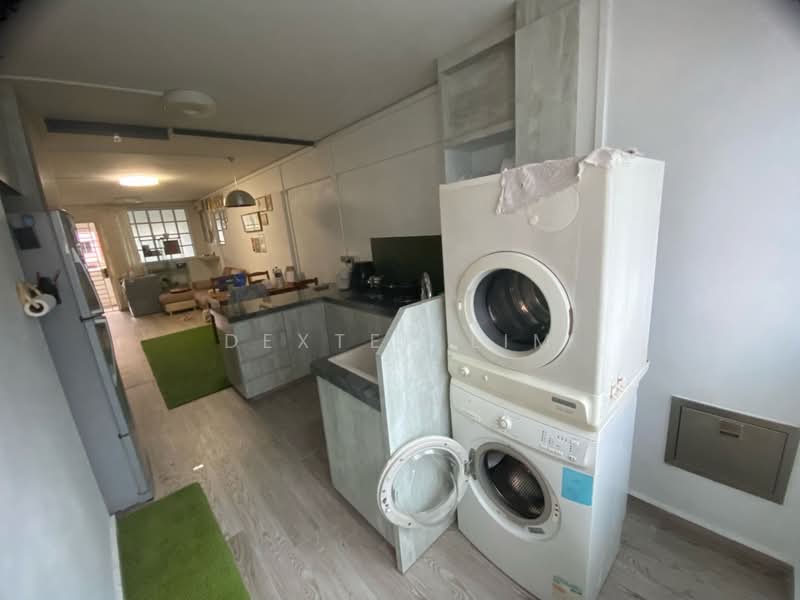 419 Tampines Street 41 HDB Flat For Sale at S$ 459,999 | PropertyGuru Singapore - Kitchen