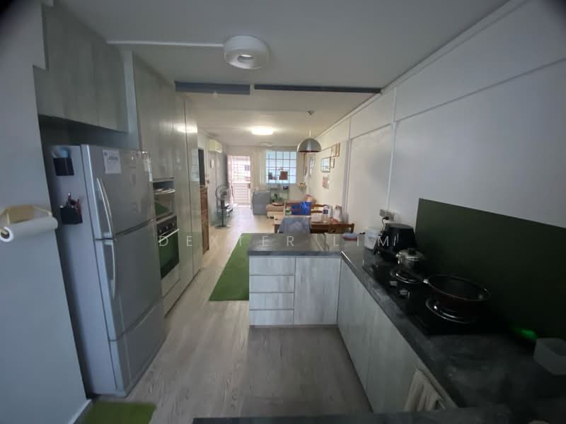 419 Tampines Street 41 HDB Flat For Sale at S$ 459,999 | PropertyGuru Singapore - Kitchen