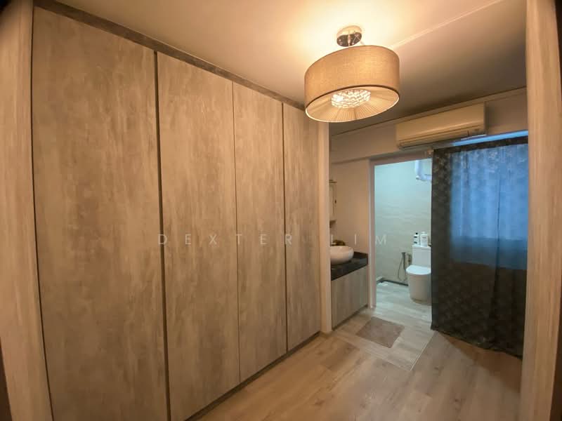 419 Tampines Street 41 HDB Flat For Sale at S$ 459,999 | PropertyGuru Singapore - Bathroom