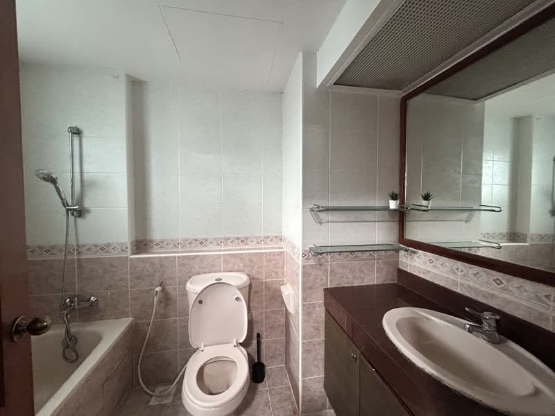 Ballota Park Condo, 152 Mariam Way, Room Rental, 180 sqft, Condominium For Rent, by Elaine Tan, 500063881 - Bathroom - PropertyGuru.com.sg