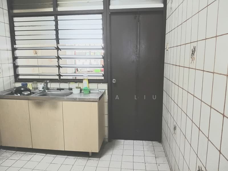 Lakepoint Condo, 2 Lakepoint Drive, 2 Bedrooms, 1,001 sqft, Condominium For Rent, by Lorina Liu, 500063885 - PropertyGuru.com.sg