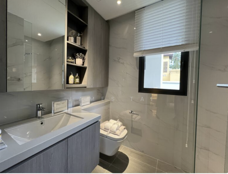 The LakeGarden Residences Condominium For Sale at S$ 2,743,000 | PropertyGuru Singapore - Bathroom