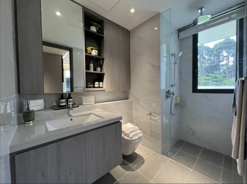 The LakeGarden Residences Condominium For Sale at S$ 2,743,000 | PropertyGuru Singapore - Bathroom