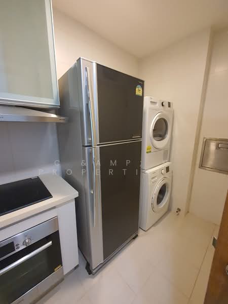 One Oxley Rise, 1 Oxley Rise, 1 Bedroom, 754 sqft, Apartment For Rent, by REBECCA, 500063909 - Kitchen - PropertyGuru.com.sg