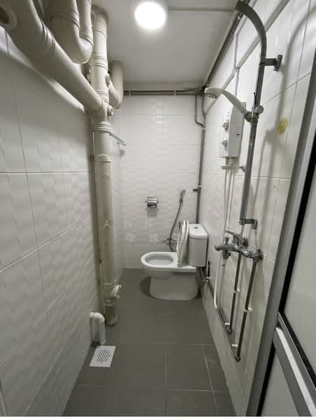 32 Balam Road, 32 Balam Road, Room Rental, 100 sqft, HDB Flat For Rent, by LeAnne Lee 李姝瑩, 500063918 - Bathroom - PropertyGuru.com.sg
