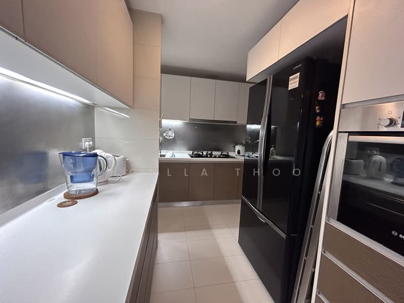 D'Mira Condominium For Sale at S$ 2,690,000 | PropertyGuru Singapore - Kitchen