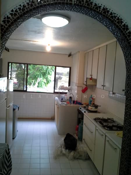 427 Clementi Avenue 3 HDB Flat For Sale at S$ 447,700 | PropertyGuru Singapore - Kitchen