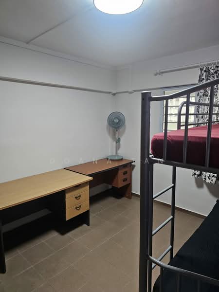 379 Clementi Avenue 5, 379 Clementi Avenue 5, Room Rental, 200 sqft, HDB Flat For Rent, by Doana Tan, 500063986 - Bedroom - PropertyGuru.com.sg
