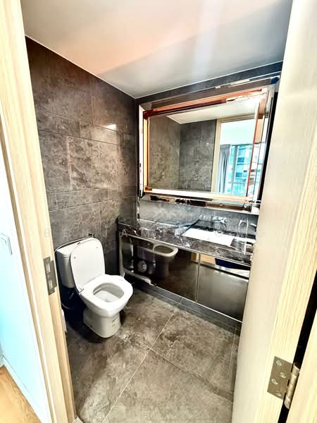 Stars of Kovan Condominium For Sale at S$ 1,478,000 | PropertyGuru Singapore - Ensuite Bathroom