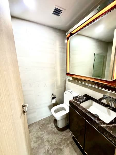 Stars of Kovan Condominium For Sale at S$ 1,478,000 | PropertyGuru Singapore - Common Bathroom