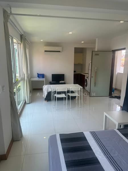 EiS Residences Condominium For Sale at S$ 695,000 | PropertyGuru Singapore - Living Room