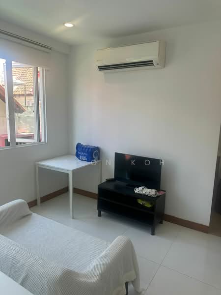 EiS Residences Condominium For Sale at S$ 695,000 | PropertyGuru Singapore - Interior